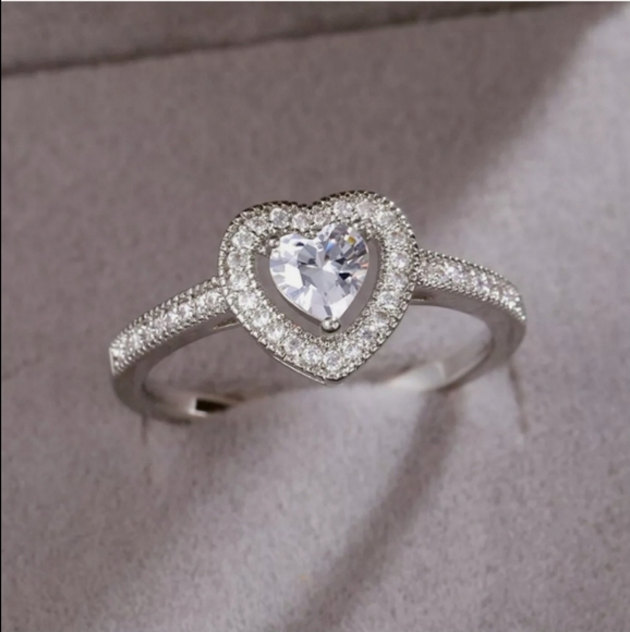 New Eternal Heart Ring - Picture 6 of 9